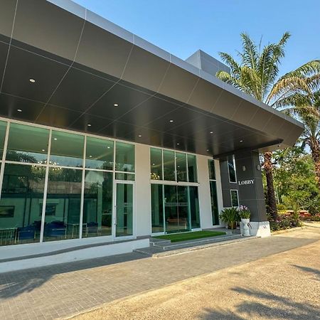 Baan Suan Khun Ta And Golf Resort Ubon Ratchathani Zewnętrze zdjęcie