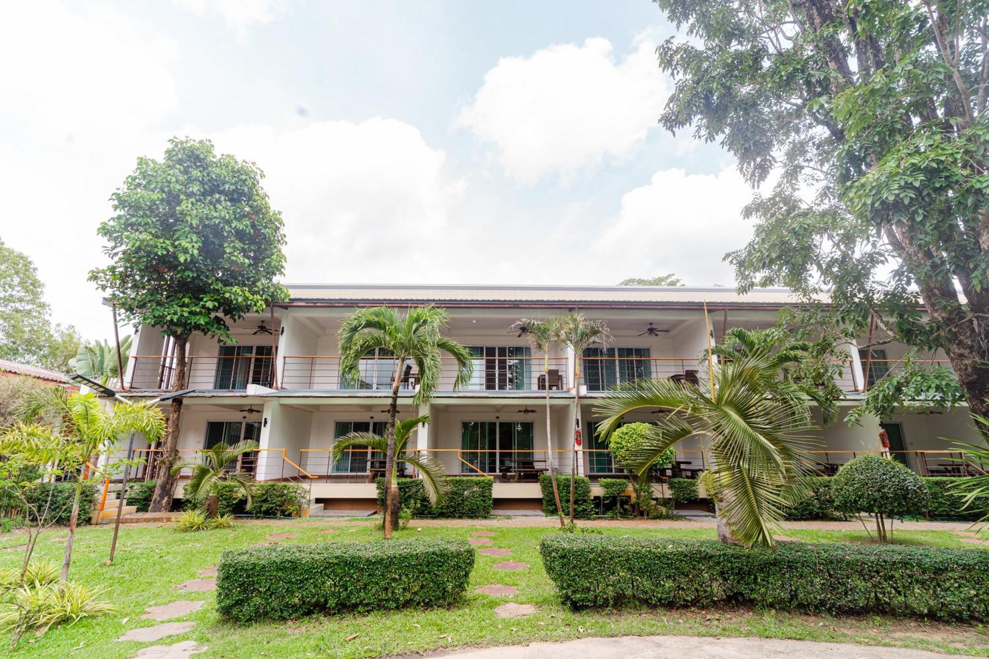 Baan Suan Khun Ta And Golf Resort Ubon Ratchathani Zewnętrze zdjęcie